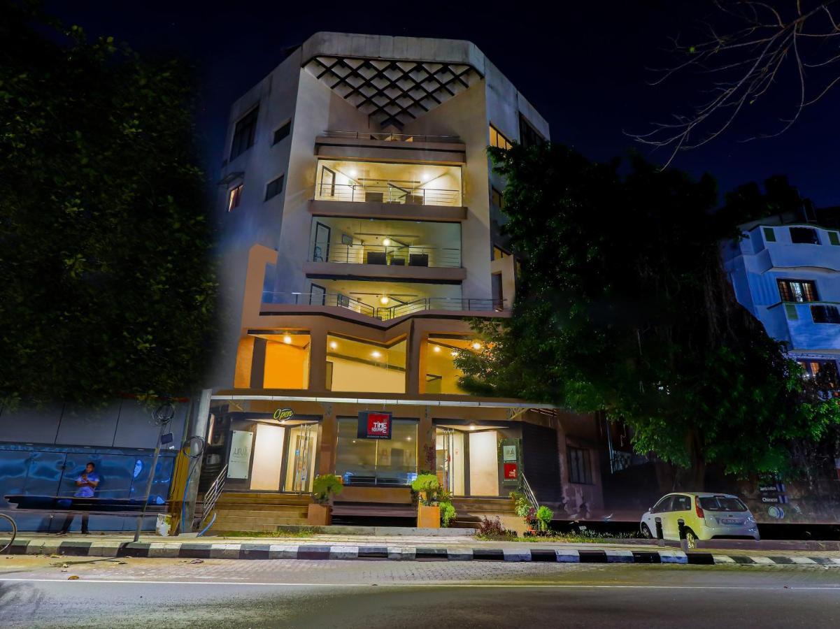 Hotel Treebo Trend Time Square Marine Drive Kochi Exterior foto