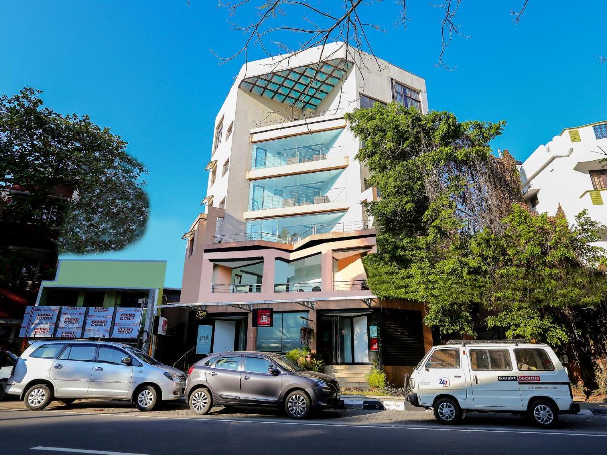 Hotel Treebo Trend Time Square Marine Drive Kochi Exterior foto