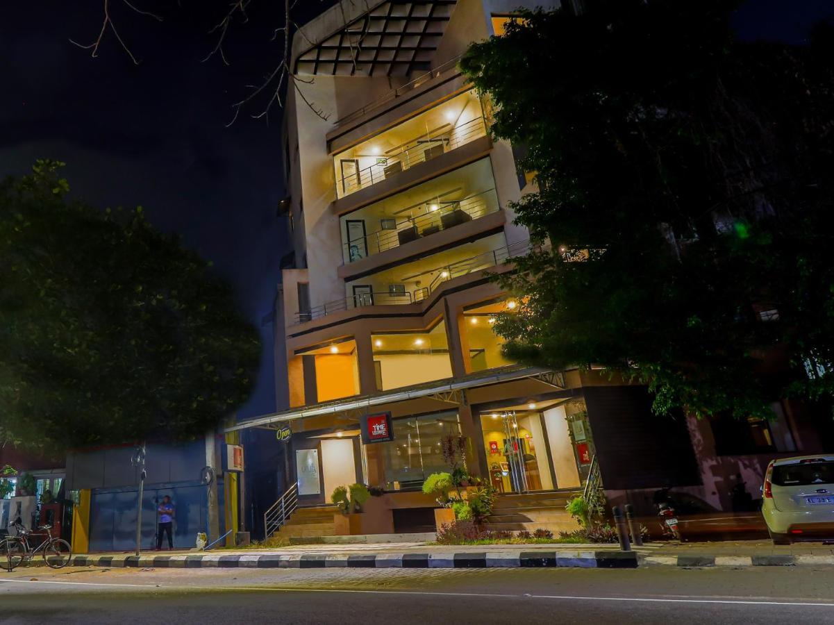 Hotel Treebo Trend Time Square Marine Drive Kochi Exterior foto