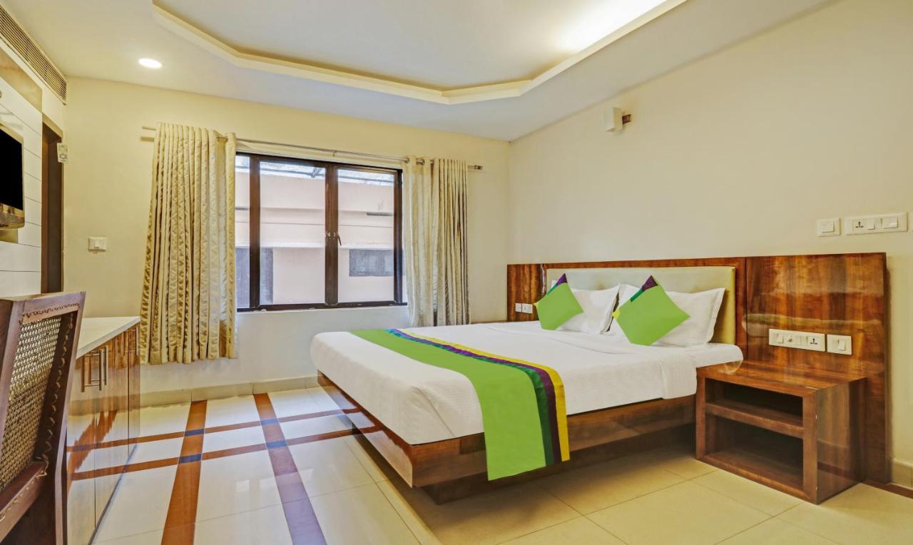 Hotel Treebo Trend Time Square Marine Drive Kochi Exterior foto