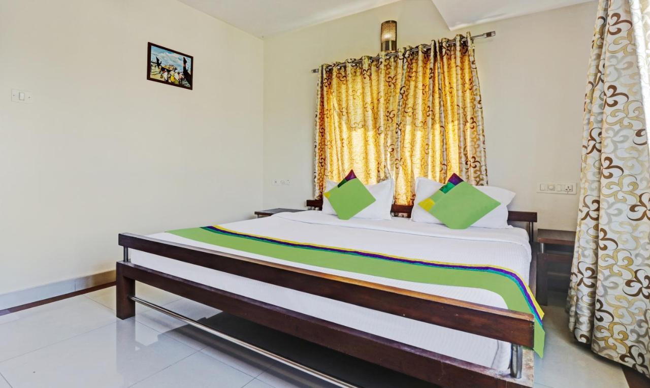 Hotel Treebo Trend Time Square Marine Drive Kochi Exterior foto