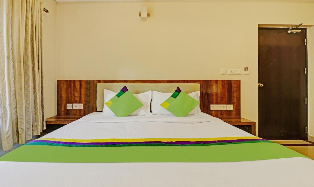 Hotel Treebo Trend Time Square Marine Drive Kochi Exterior foto
