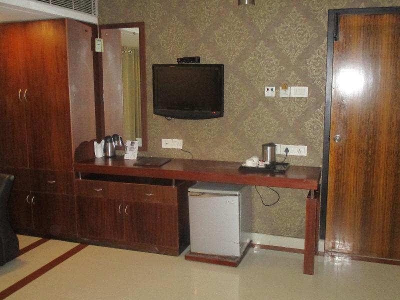 Hotel Treebo Trend Time Square Marine Drive Kochi Exterior foto