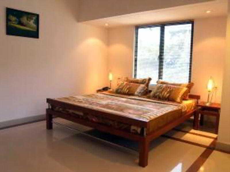 Hotel Treebo Trend Time Square Marine Drive Kochi Zimmer foto