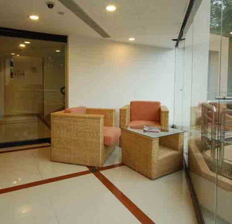 Hotel Treebo Trend Time Square Marine Drive Kochi Exterior foto