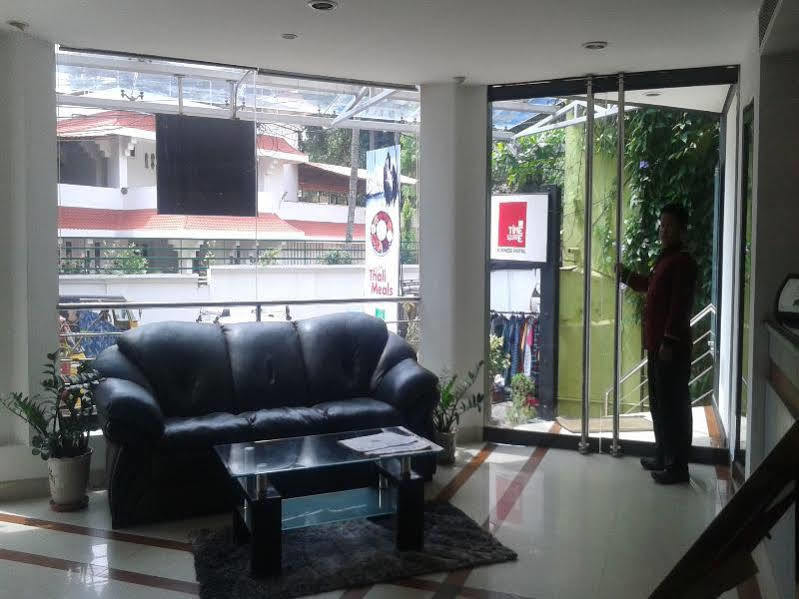 Hotel Treebo Trend Time Square Marine Drive Kochi Exterior foto